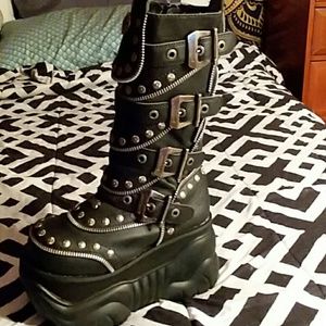 demonia boots